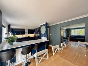 Photo 11- click for photo gallery